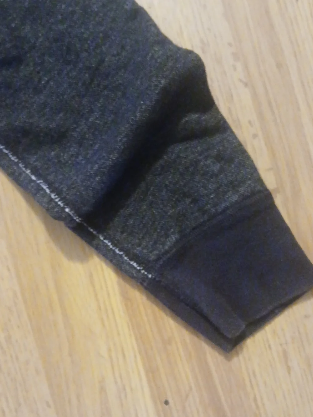 WoMen's Fleece Marled Charcoal Crewneck Sweater - Dark Gray
